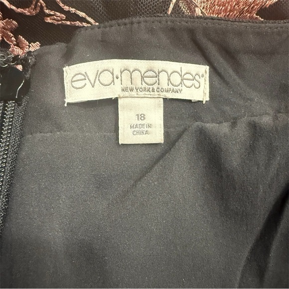 Eva Mendes New York & Co A-Line Midi Floral Embroidered Skirt Size 18 - Picture 3 of 5
